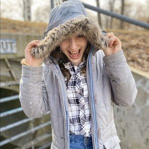 Meet your Posher, Maria